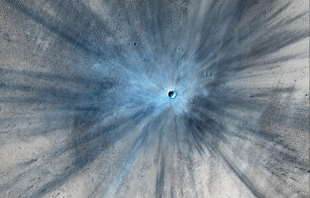 New Mars crater found by MRO